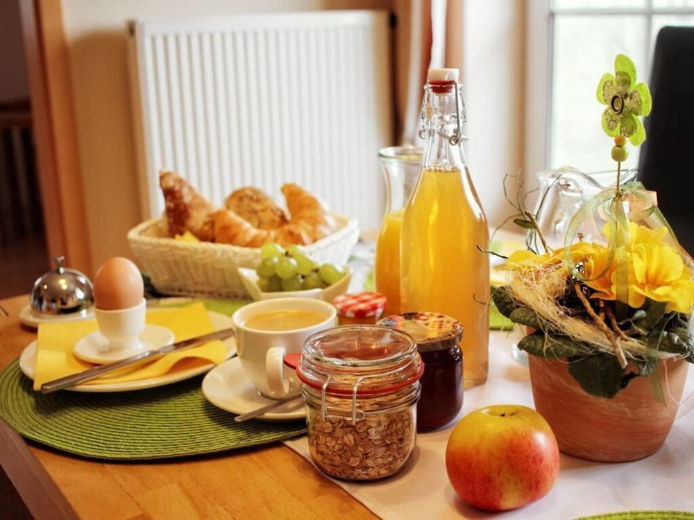 Kiesenberg 9 Comfortable holiday residence — 4-Star Luxury Hotel in Thanstein, Germany