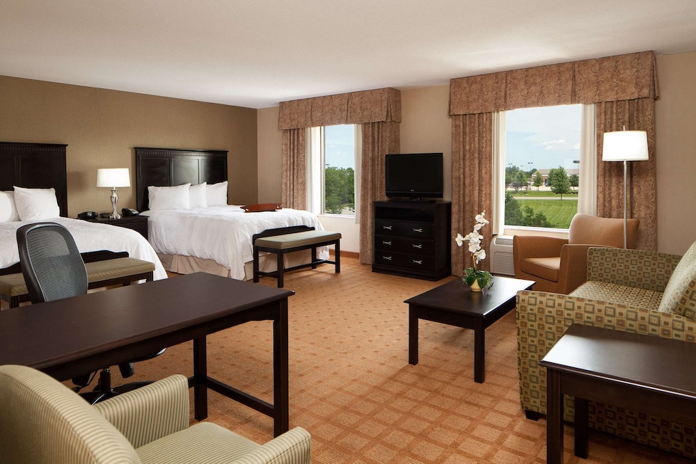 Hampton Inn & Suites Chicago St. Charles - photo 8
