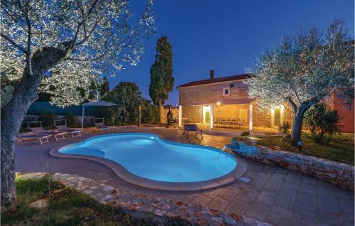 5 Bedroom Cozy Home In Galizana — 4-Star Luxury Hotel in Galizana, Croatia
