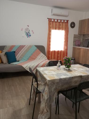 Summer central House — 4-Star Luxury Hotel in Nea Kallikrateia, Greece