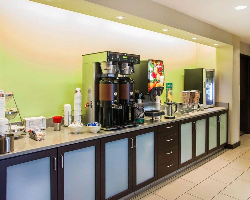 Quality Inn & Suites Peoria North - photo 47