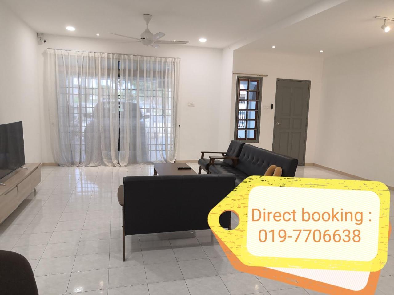 Flora Homestay in Taman Flora — 4-Star Luxury Hotel in Batu Pahat, Malaysia