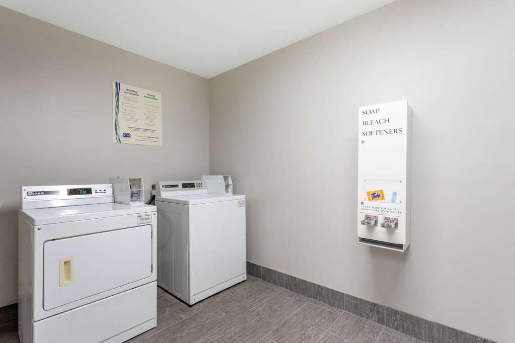 La Quinta Inn & Suites by Wyndham Huntsville Airport Madison - photo 32