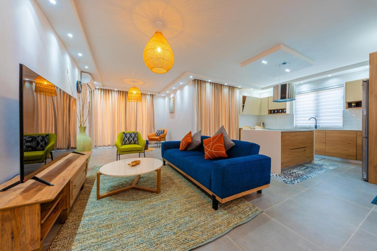 High end luxury and cosy holiday apartment with pool and close to the beach — 4-Star Luxury Hotel in Flic En Flac, Mauritius