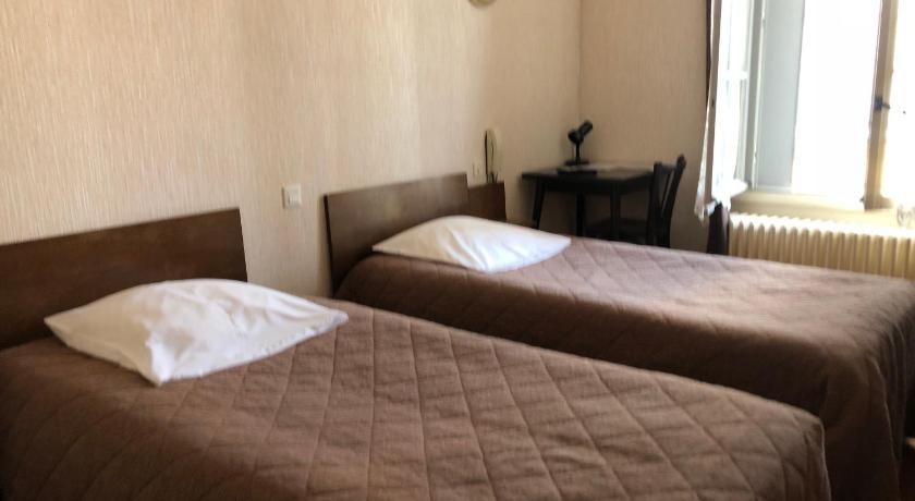 Hotel Le Commerce — Bellegarde — photo 2