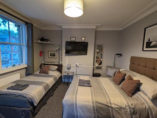 Caversham Lodge