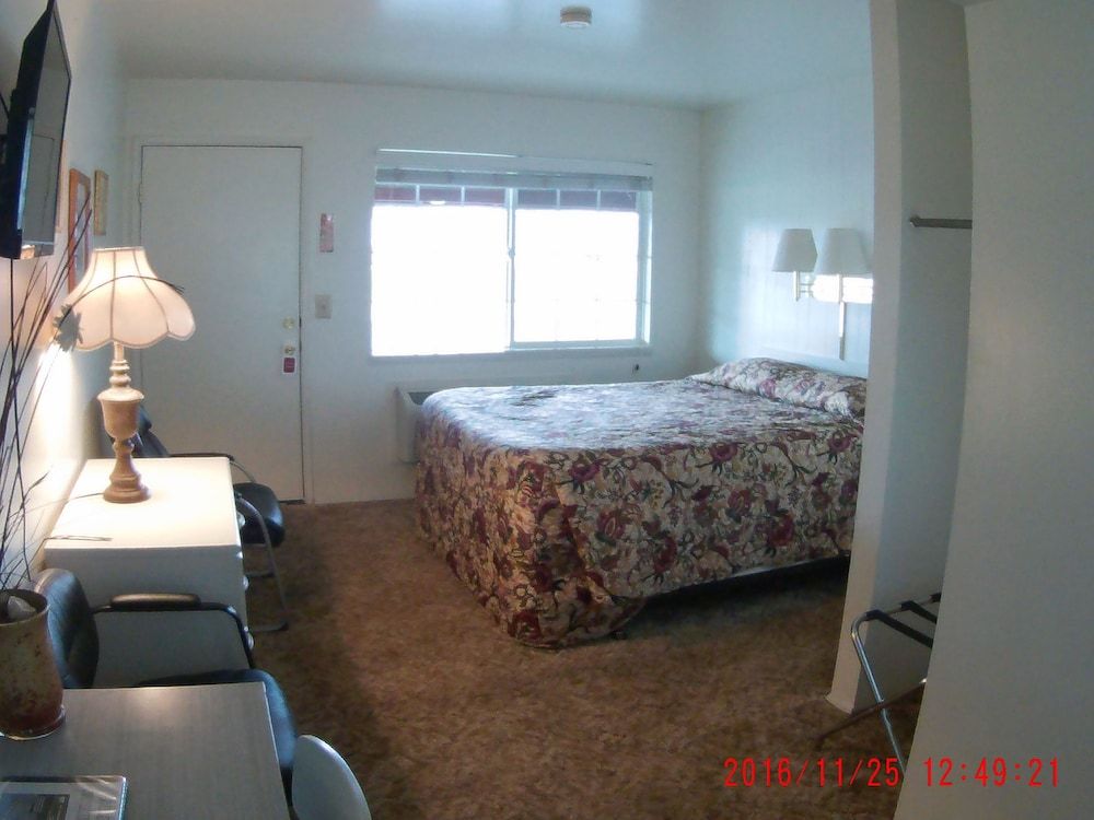 Rim Rock Motel - photo 20