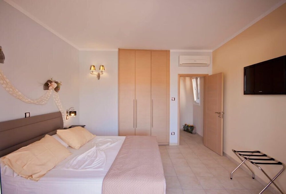 Sun Village Hotel — Chios — photo 4