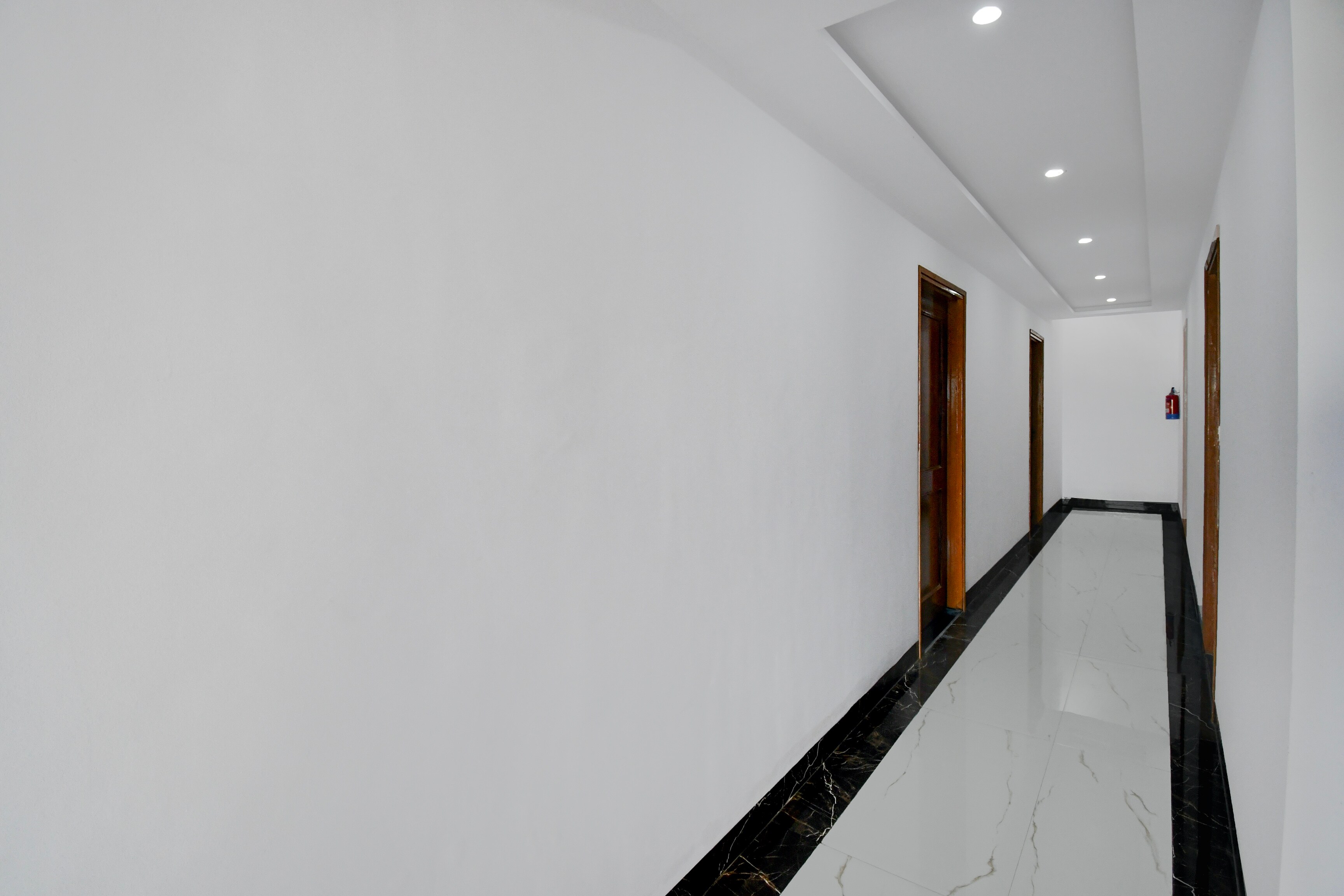 Super Hotel O By Oyo Shiva Paradise — 4-Star Luxury Hotel in Lucknow, India