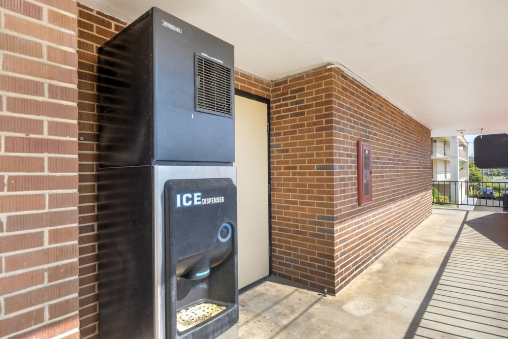 OYO Hotel Cleveland TN - photo 19