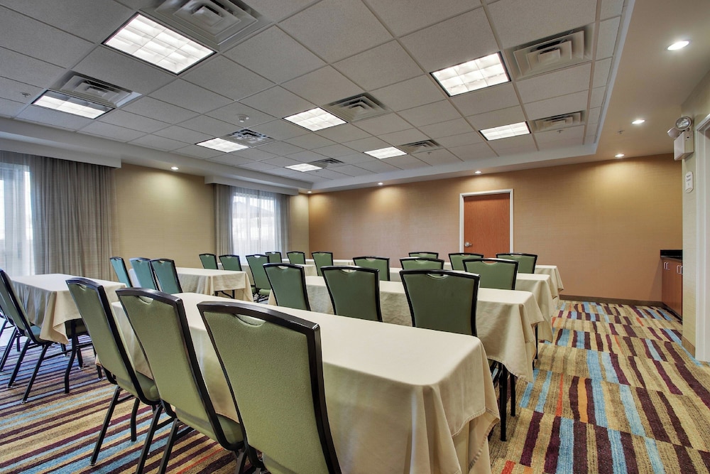 Fairfield Inn & Suites by Marriott Ottawa Starved Rock Area - photo 45