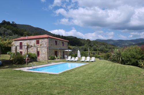 Casa férias piscina Ponte de Lima — 4-Star Luxury Hotel in Ponte De Lima, Portugal