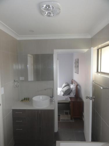 Prime location & spacious — Adelaide — photo 4