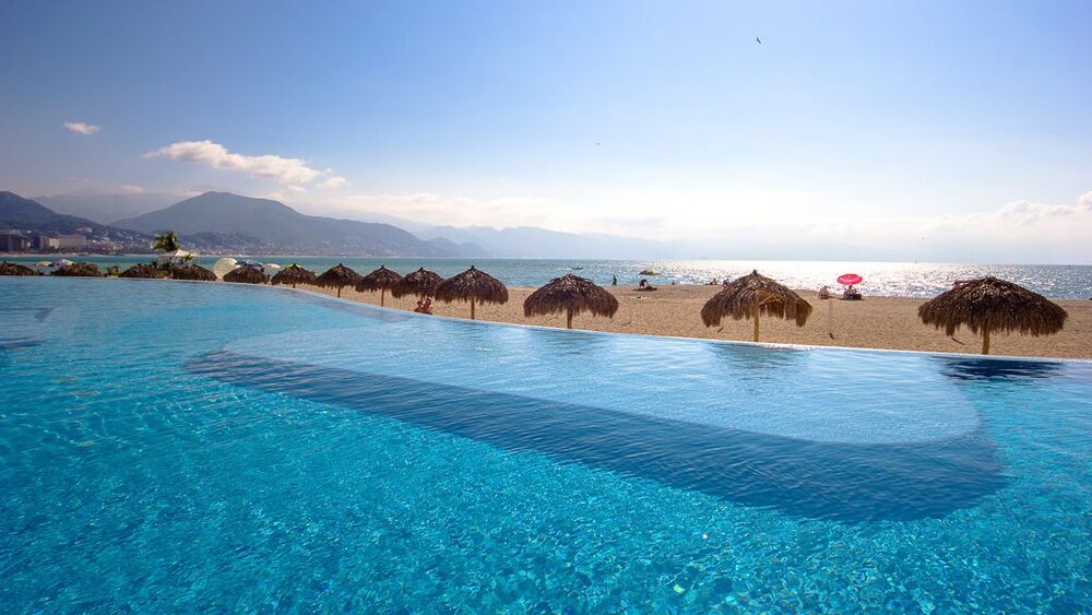 Beachfront Condo in Hotel Zone in Puerto Vallarta, Mexico