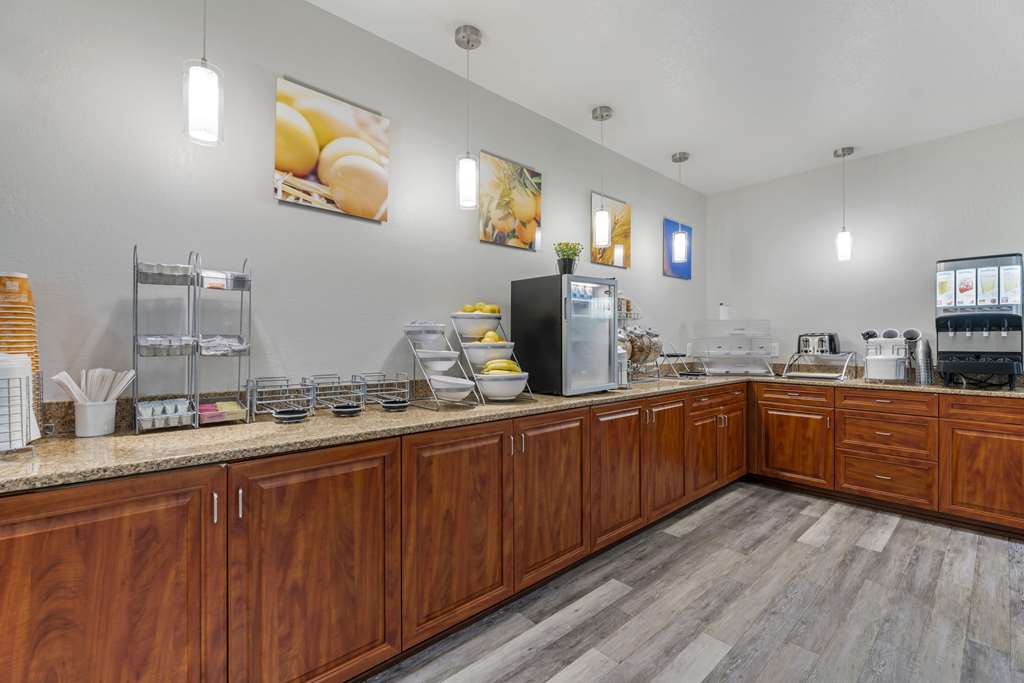 Comfort Suites Lake Geneva East - photo 30