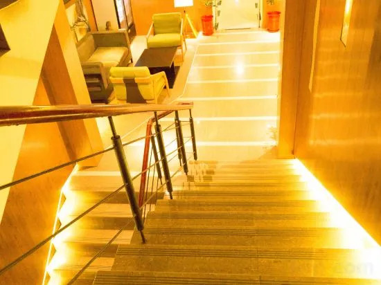 Yin Si Dun Business Hotel — hotel in Yangpu