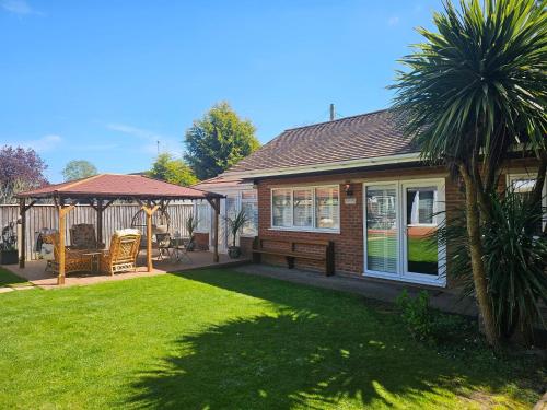 Spalding Town Centre 2 Person Self Contained Self Catering 1 or 2 Doubles — 4-Star Luxury Hotel in Spalding, United Kingdom