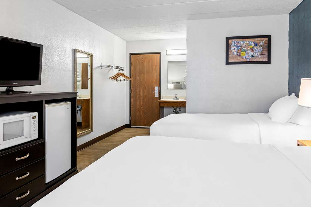 Econo Lodge Billings - photo 25