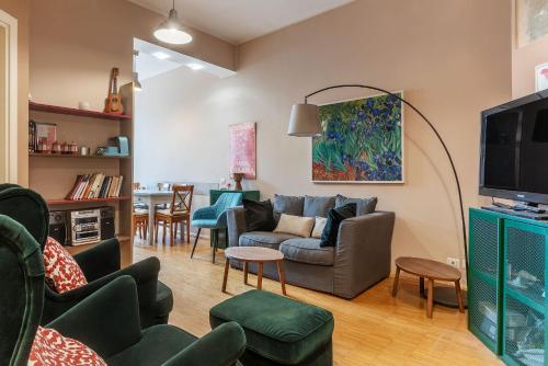GuestHost Cozy Ostiense Flat with Terrace — 4-Star Luxury Hotel in Rome, Italy