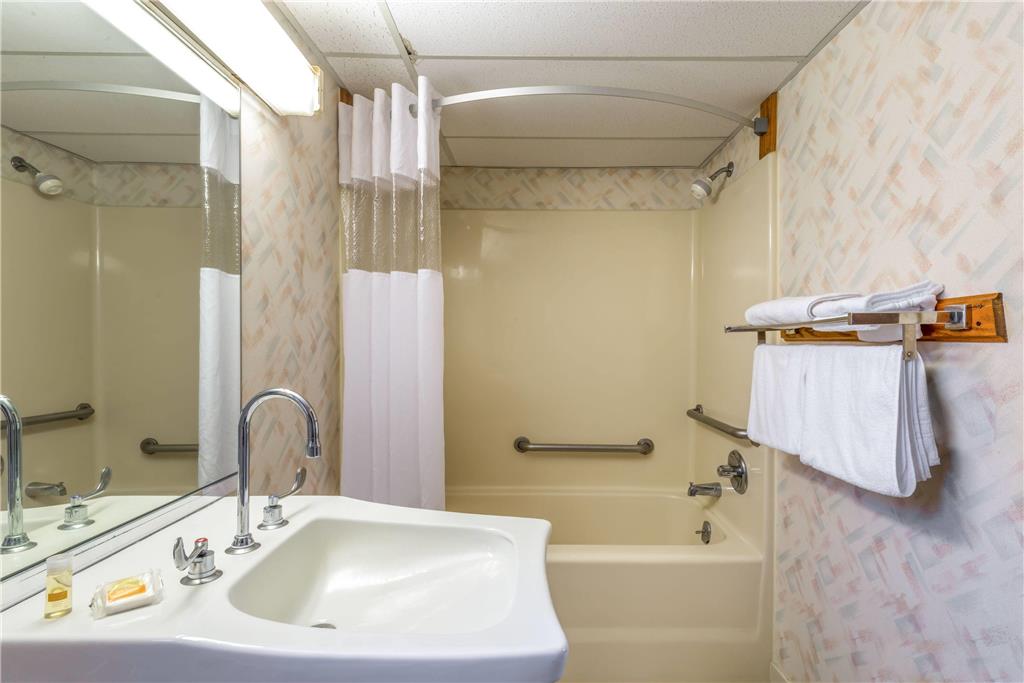 Days Inn by Wyndham Vineland - photo 13
