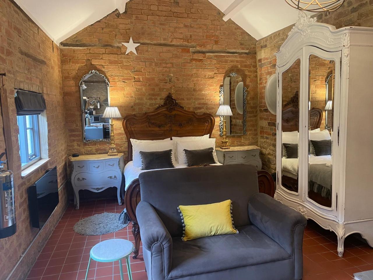 Topiary Barn Stylish Accommodation in Rutland — 4-Star Luxury Hotel in Uppingham, United Kingdom