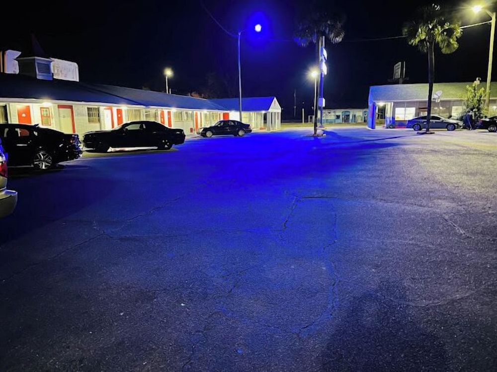 Regent Motel - photo 6