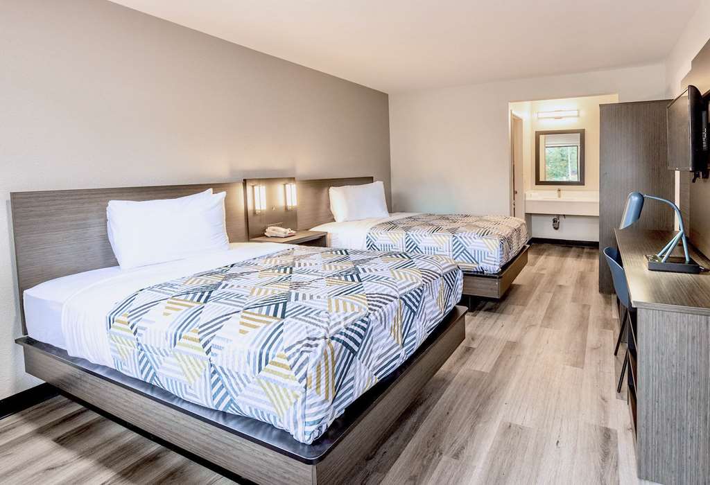 Motel 6 Carlsbad CA East - photo 11