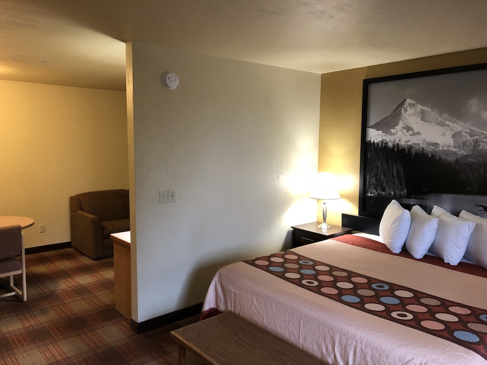 Super 8 by Wyndham Kennewick - photo 16