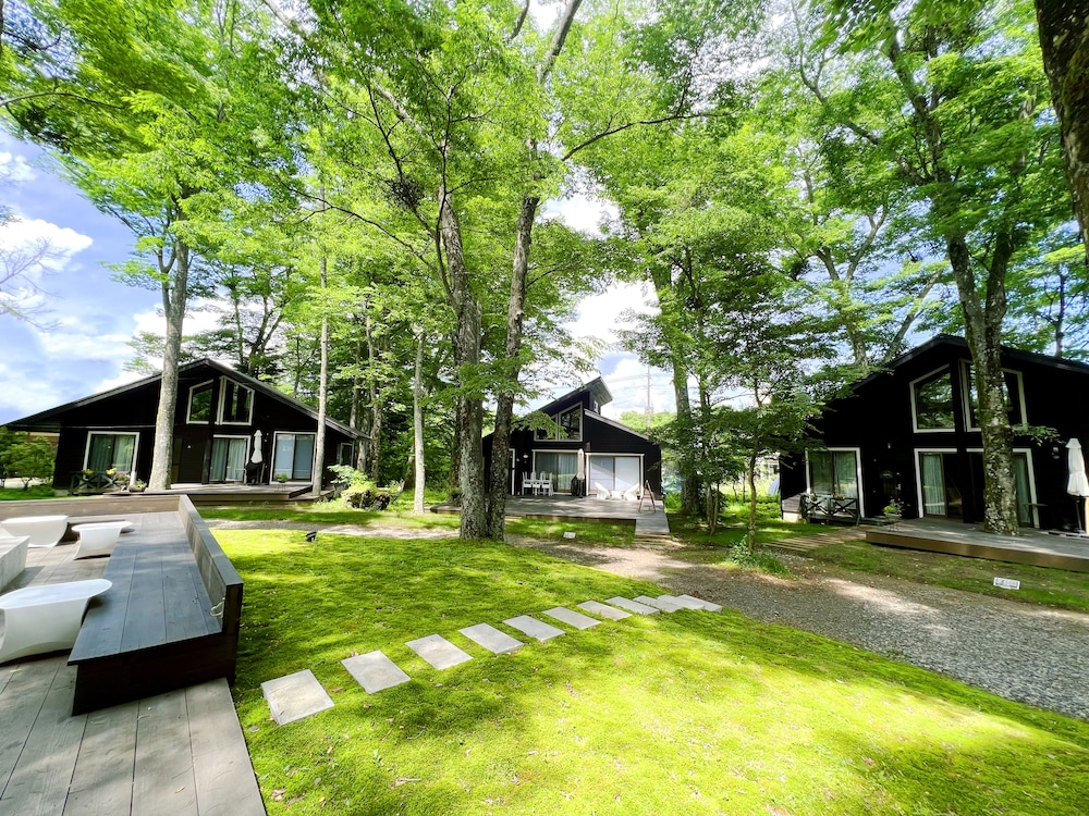 Forest Villa Yamanakako — 4-Star Luxury Hotel in Yamanashi, Japan