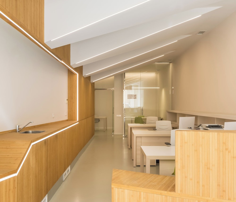 Macflats Valencia Puerto — 4-Star Luxury Hotel in Valencia, Spain