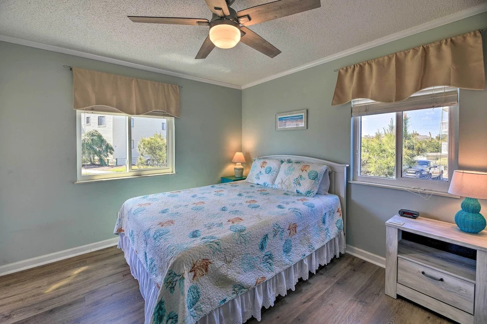 Emerald Isle Resort Style Condo Walk to Beaches — hotel in Emerald Isle