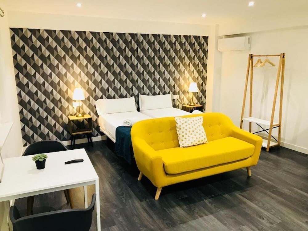 Apartamentos Arriba by gaiarooms — 4-Star Luxury Hotel in Salamanca, Spain
