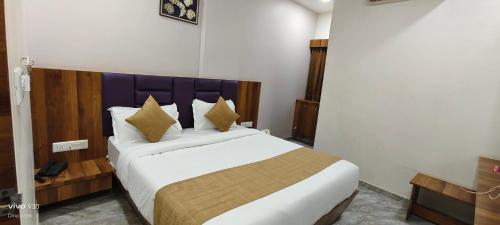 Hotel Neelkanth Inn in Dholka, India