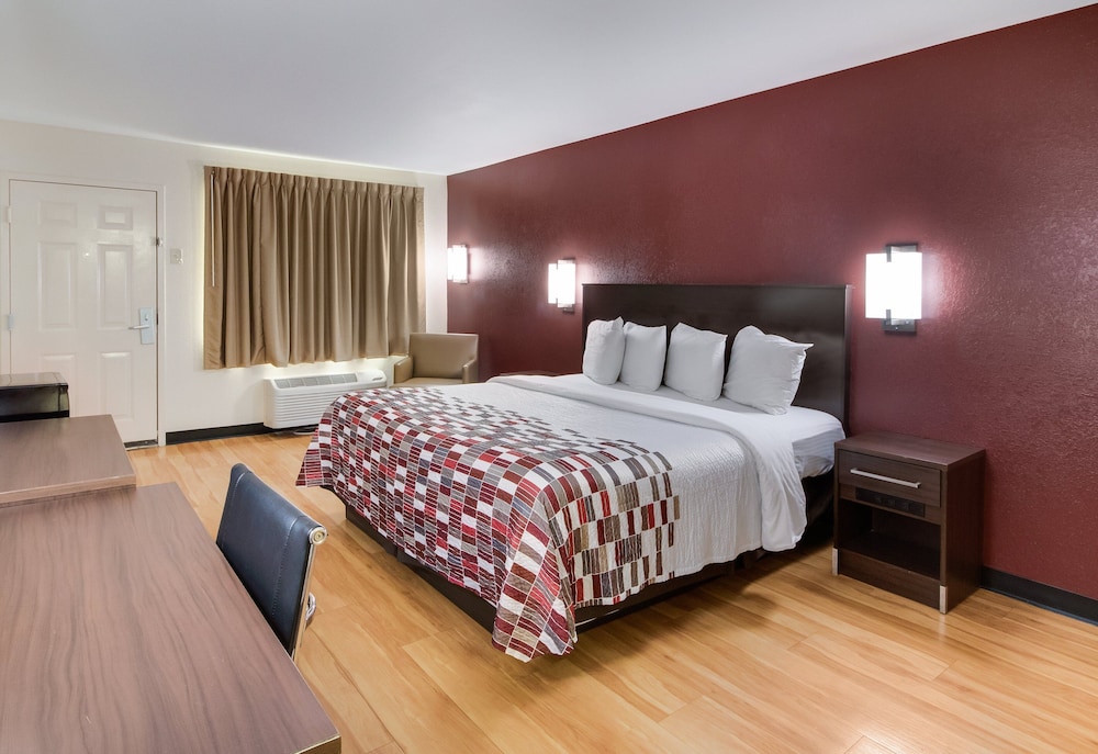 Red Roof Inn & Suites Commerce Athens - photo 13