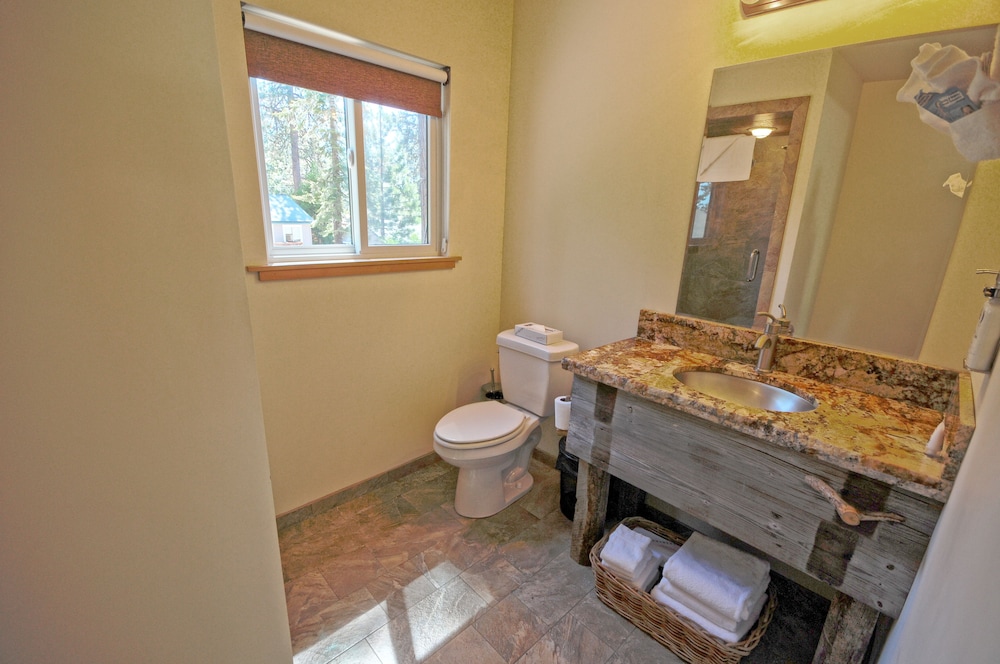 Tahoe Vistana Inn - photo 103