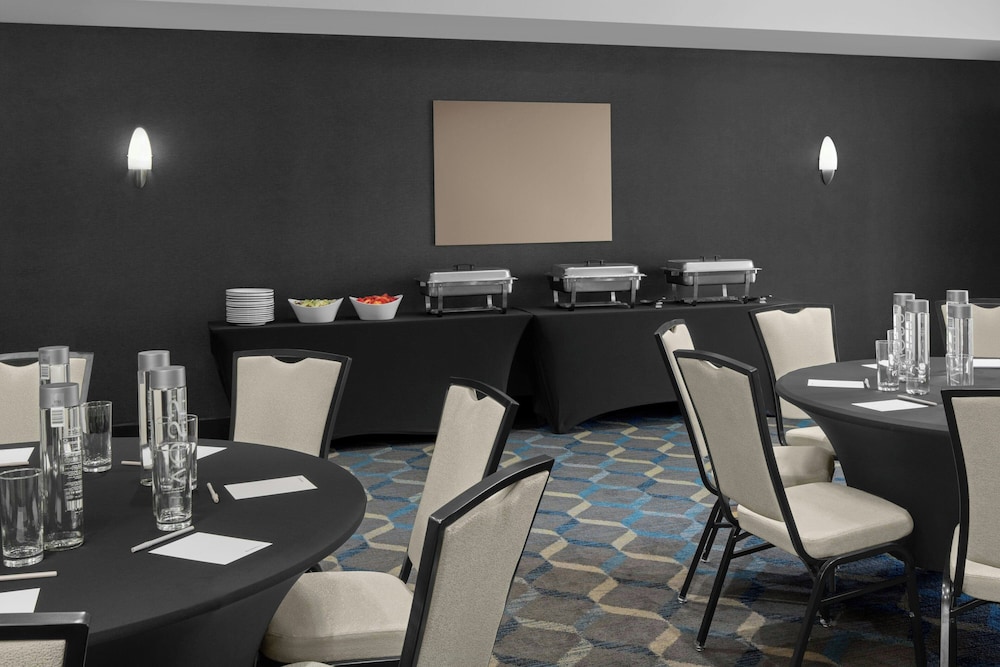 Residence Inn by Marriott Los Angeles Burbank Downtown - photo 40