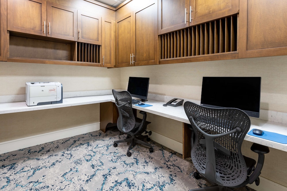 Hilton Garden Inn Roanoke - photo 46