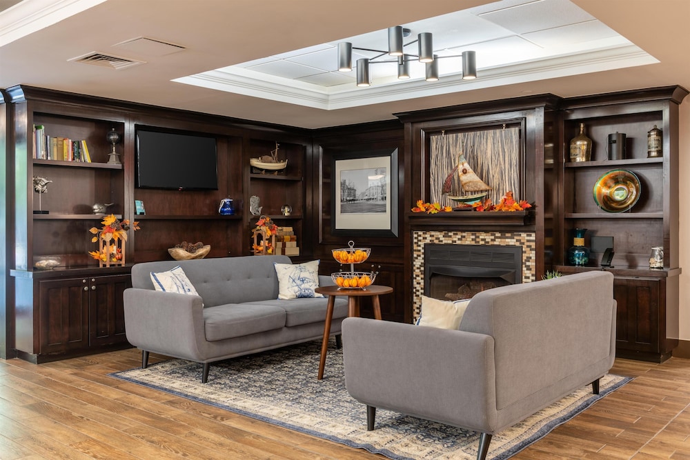 Hampton Inn Portsmouth Central - photo 4
