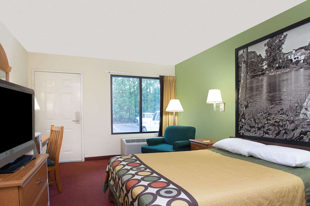 Super 8 by Wyndham Lavonia - photo 10