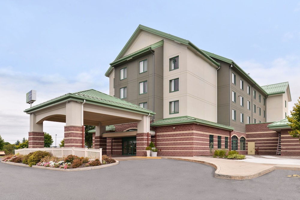Holiday Inn Express Breezewood by IHG — hotel in Altoona