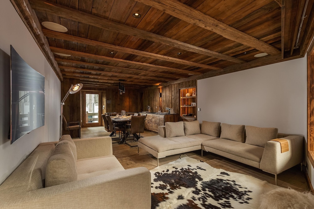 Maison du Roi in Chamonix — 4-Star Luxury Hotel in Chamonix-Mont-Blanc, France