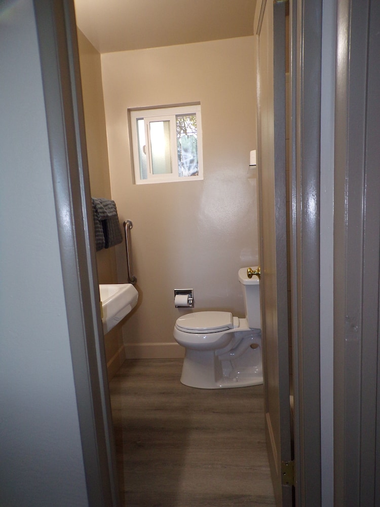 Cypress Tree Motel - photo 89
