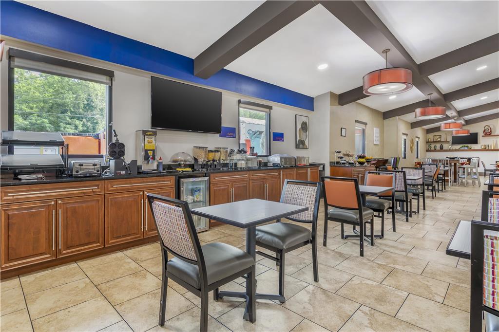 Best Western Asheville Blue Ridge Parkway - photo 35