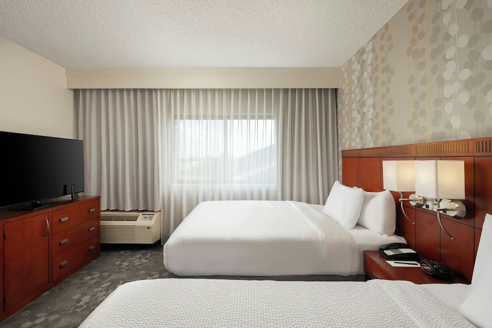 Courtyard by Marriott Dallas Fort Worth Bedford - photo 12