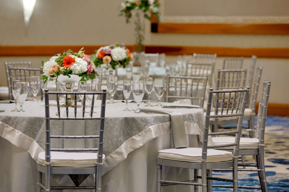 Embassy Suites by Hilton Scottsdale Resort - photo 49