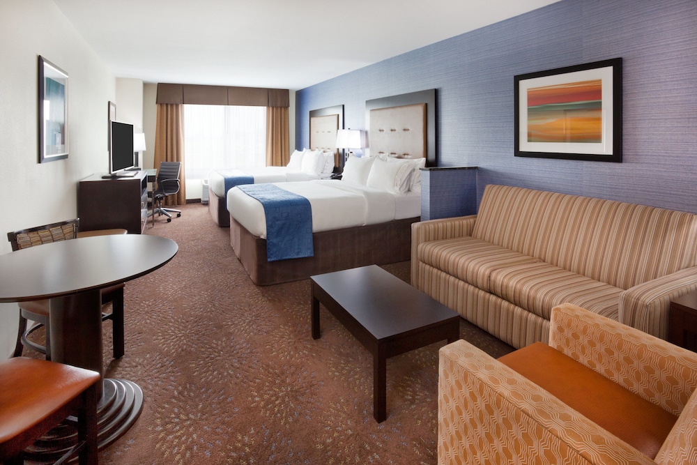 Holiday Inn Express & Suites Davenport by IHG - photo 11