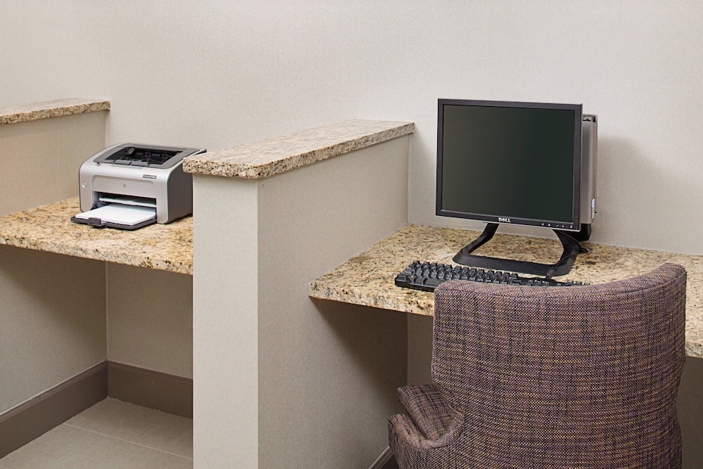 Residence Inn by Marriott Livonia - photo 11