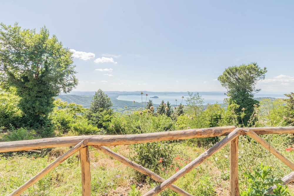 Lake Lovers Lodge — 4-Star Luxury Hotel in Montefiascone, Italy
