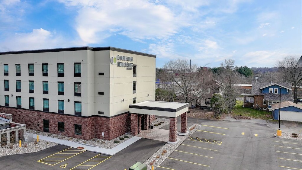 Cobblestone Hotel & Suites Mosinee - photo 108