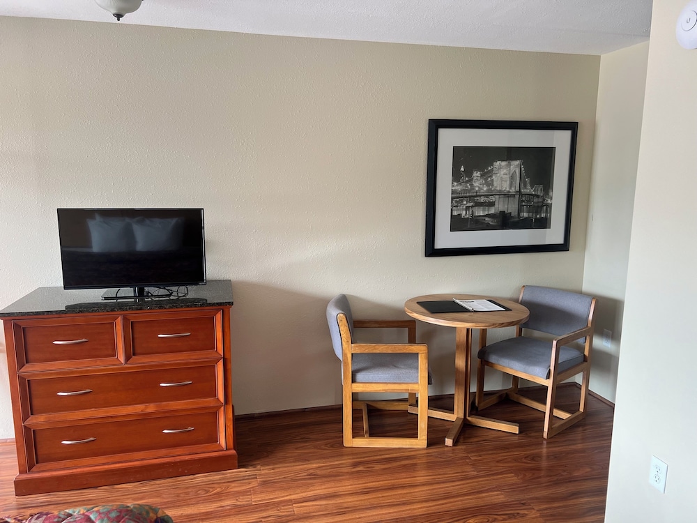 All Star Inn & Suites - photo 235